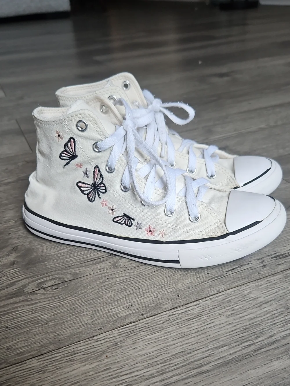 Kid's Chuck Taylor All Star High Top Sneaker Big Kid - Butterfly, Off White Sz 3 - Picture 3 of 10